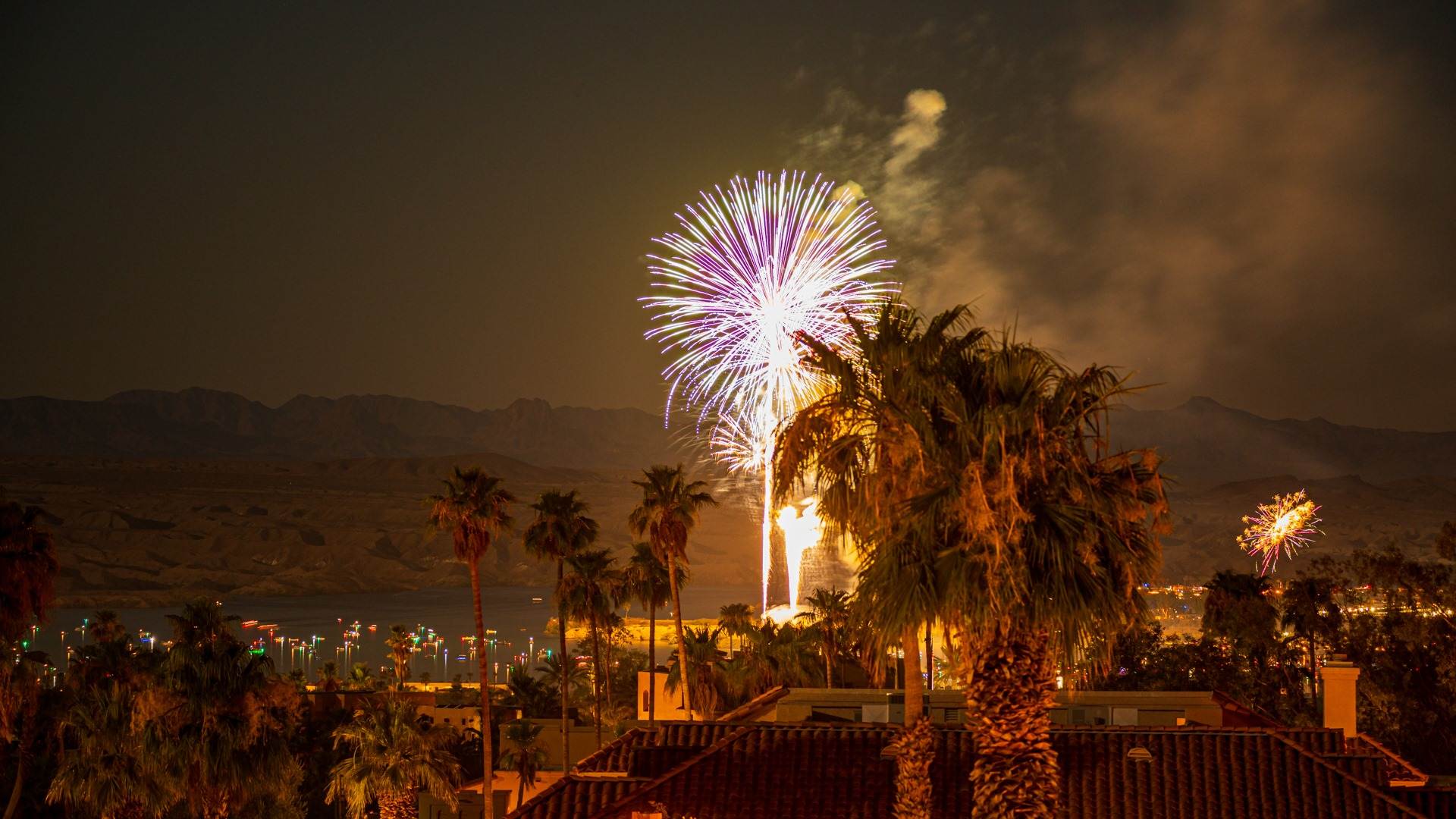 Fireworks Over Lake Havasu Visit Arizona 7288